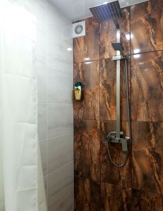 Погодинно подобово готель Україна , район Голливуда , центр