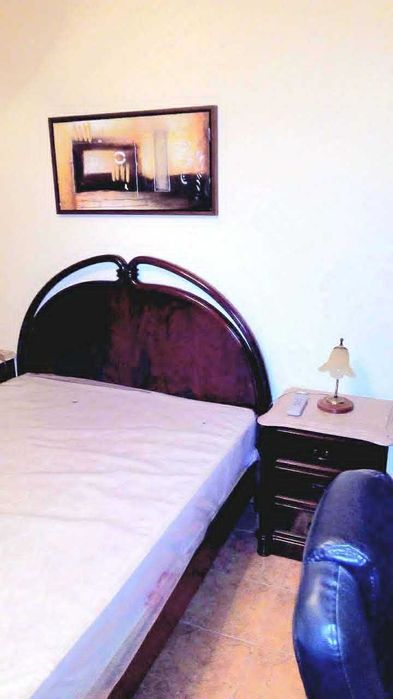 T2 mobilado e equipado com marquise e dispensa em Olhão