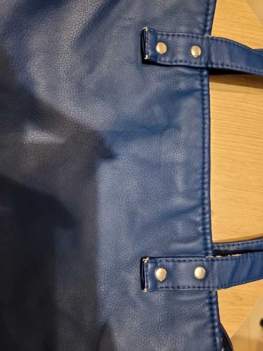 Torebka Mana Mana mieści A4