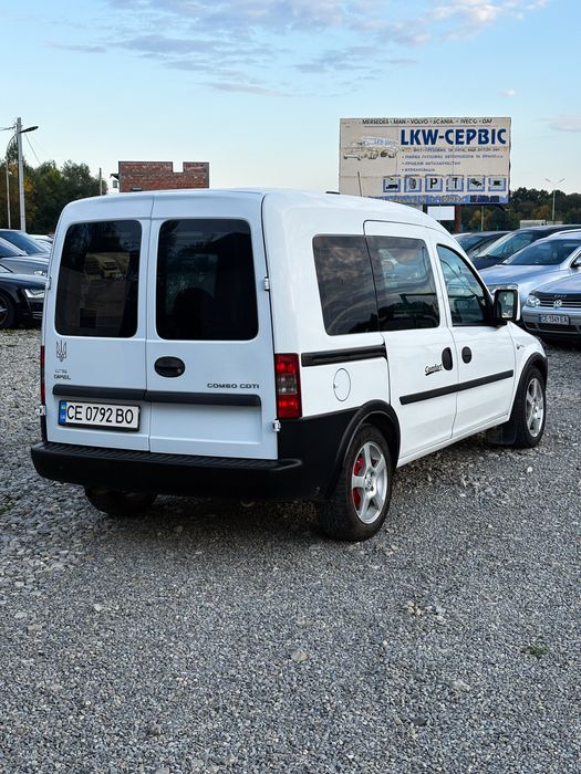 OPEL COMBO 2011 р.в. 1.3 cdti PASS.