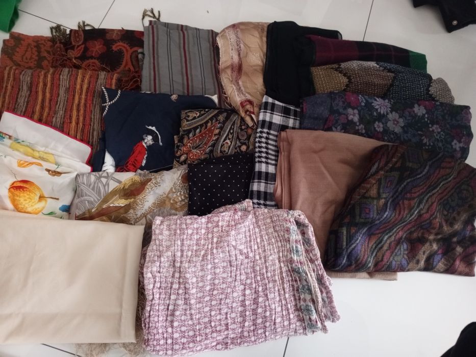 Sprzedam zestaw apaszek szaliczkow