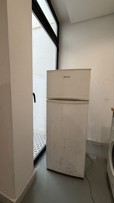 Frigorífico a trabalhar na perfeicao