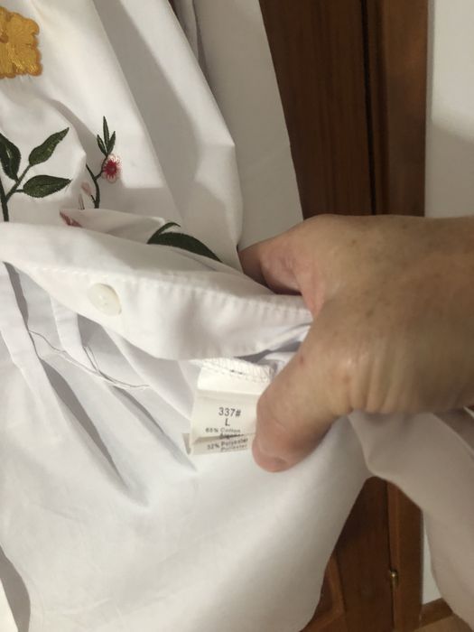 Camisa branca bordada