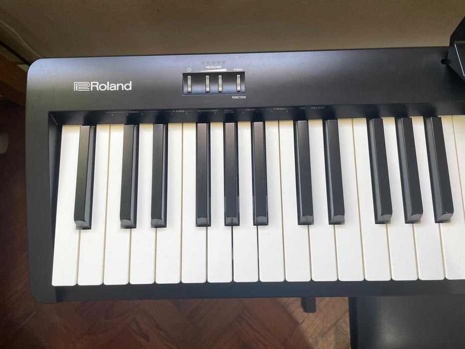 Roland FP‑10 quase novo