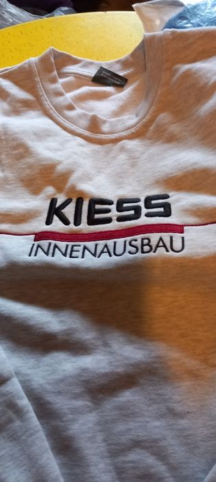 Bluza młodzieżowa nowa.