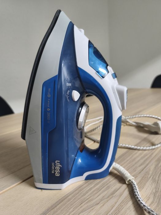 Ferro de engomar UFESA