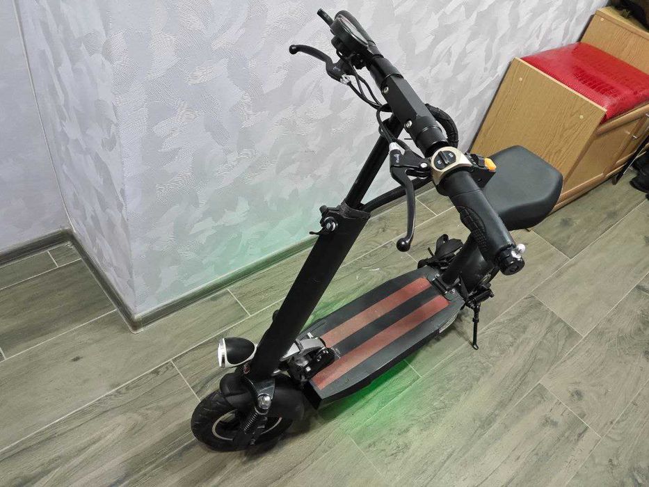 Продам електросамокат