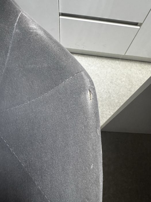 Стільці для майстра манікюра