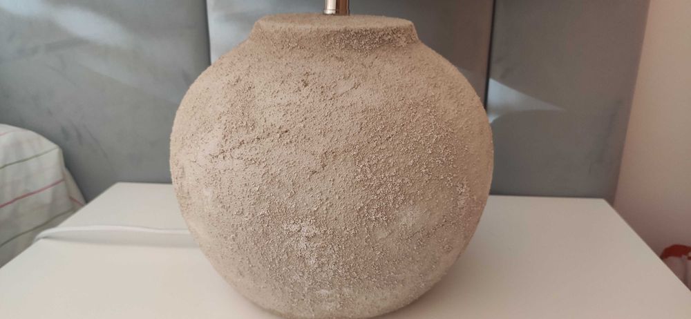 Candeeiros de mesa em linho e terracota