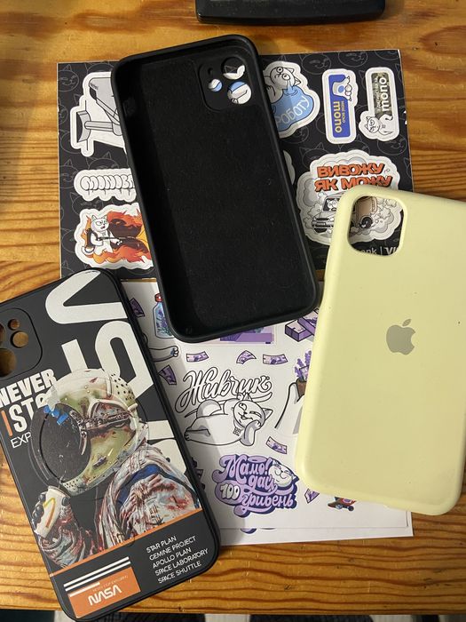 Чохли на айфон 11