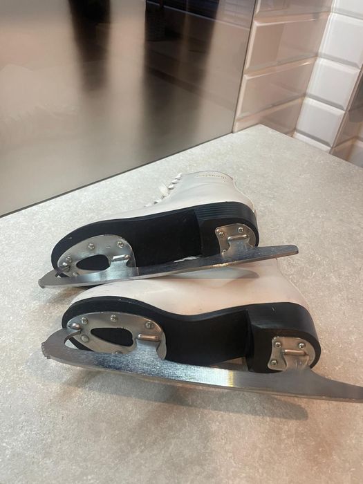 Łyżwy figurowe damskie