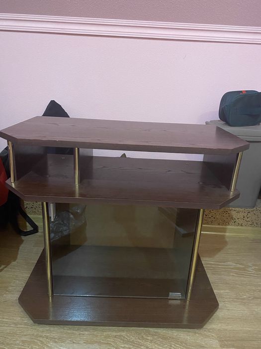 Тумбочка з скляною дверкою