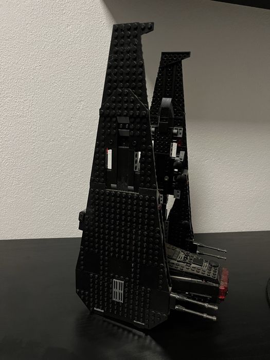 Lego Star Wars: Kylo Ren’s Shuttle 1005 peças