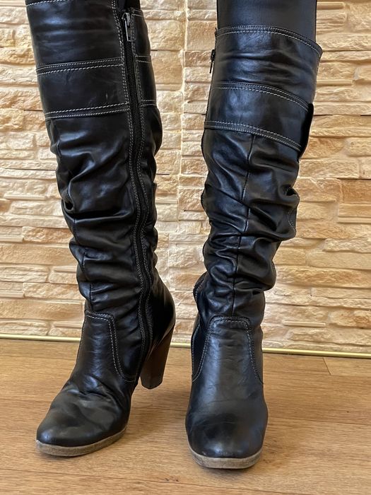 Зимние женские сапоги