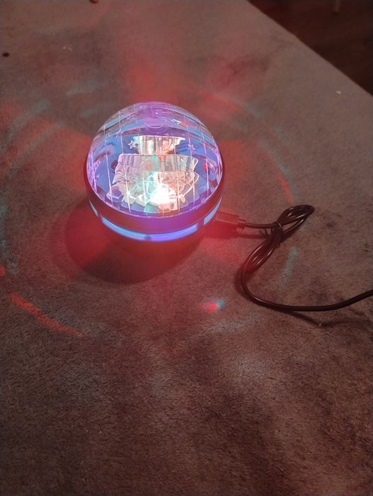 Lampki zewnętrzne LED z panelem słonecznym białe i czerwonw