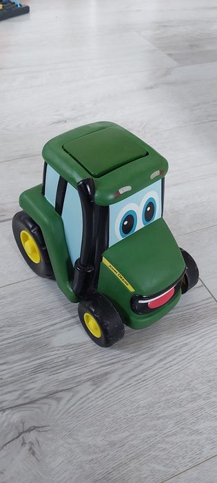 Traktor John Deere naciśnij i jedź