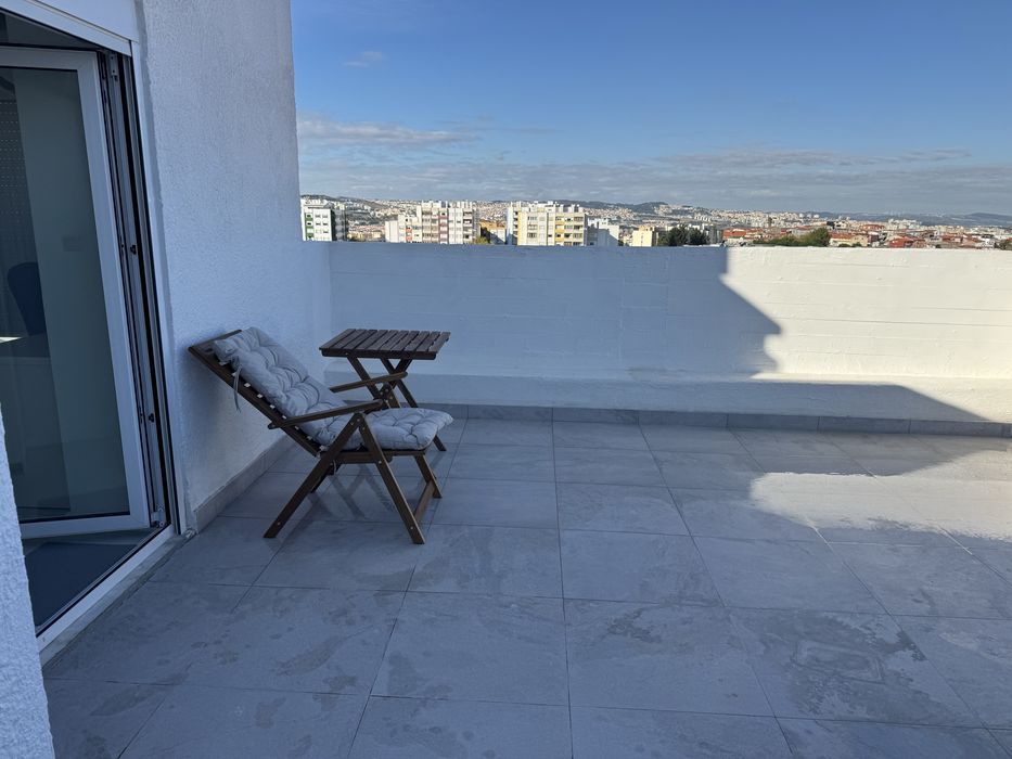 Quarto em Alfragide ultimo piso