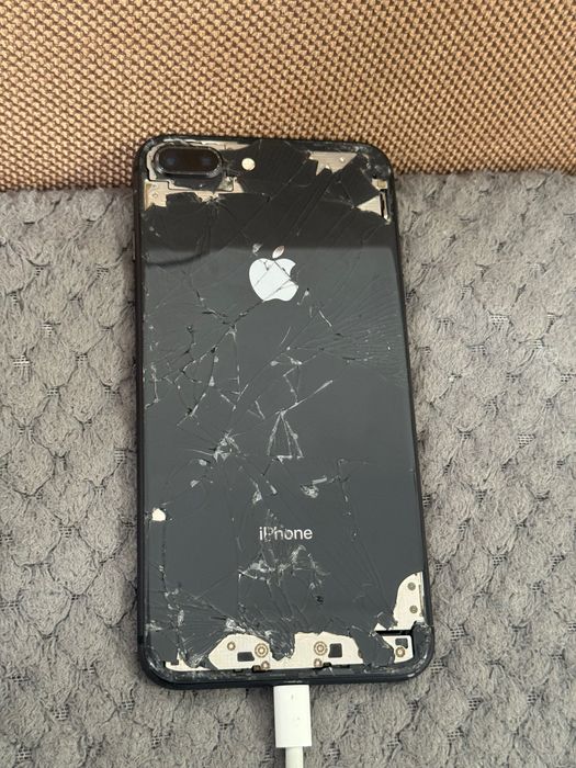 iPhone 8+ Plus Айфон 8 плюс 64gb