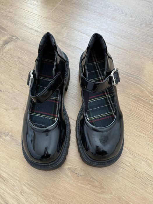 Туфлі лакові р.36-36,5