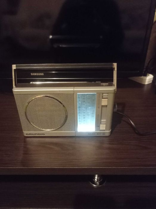 Радіоприймачі Grundig та інших