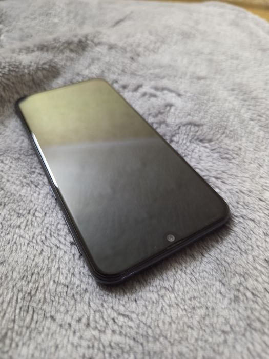 Samsung a40 64 ГБ / 4 ГБ 2 sim