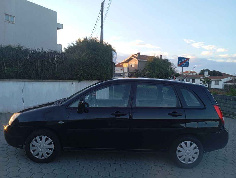Suzuki liana completamente impecável imaculado