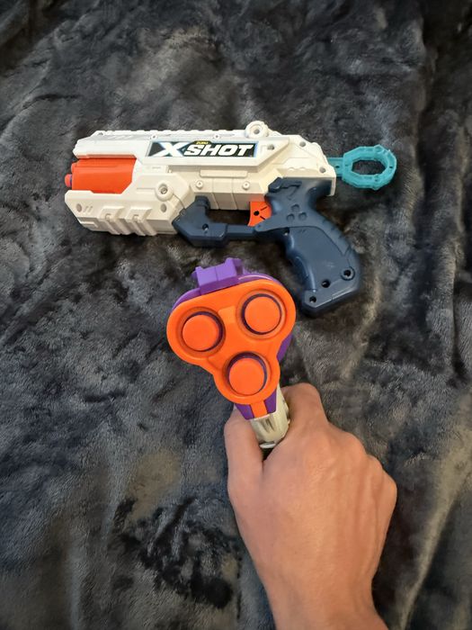 Пістолети Nerf лотом