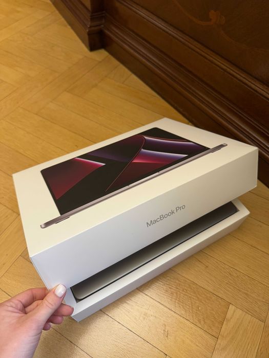 MacBook Pro, 2023, б/у