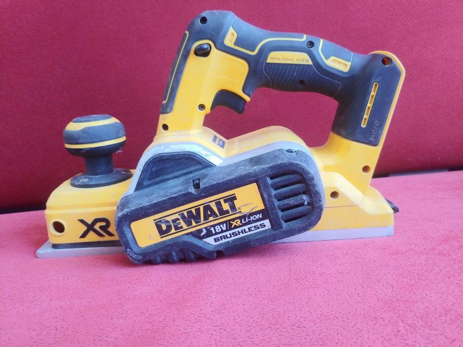 Strug dewalt dcp580