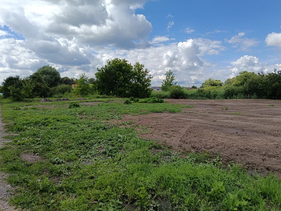 Продам земельну ділянку під забудову 10 с.