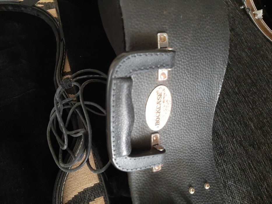 Fender CD - 60 CE com Estojo Rockcase e Amplificador Roland Cube 30 X