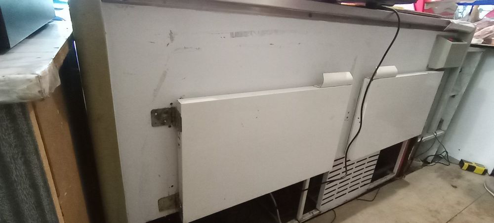 Продам холодильну витрину