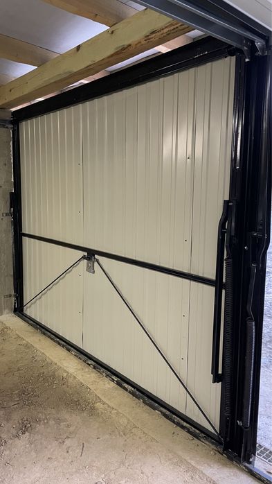 Bramy garażowe i tunele, szklarnie