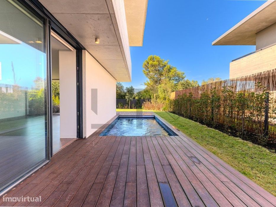 Moradia Nova T3 com Jardim e Piscina Privativa para Arrendamento em...