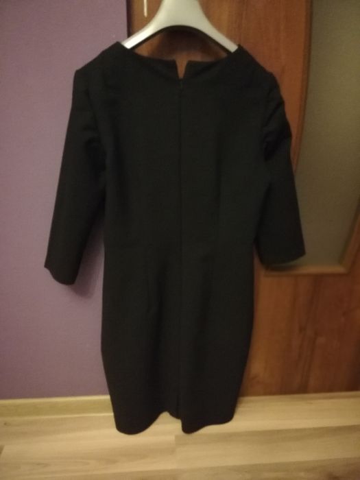 Czarna sukienka ołówkowa 40