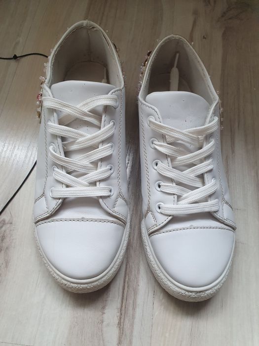 Trampki z kryształkami