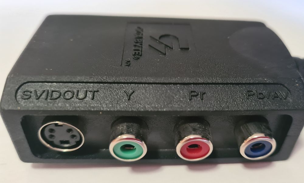 2 x Adapter Gigabyte S-VIDEO 3xRCA  HDTV 9pin