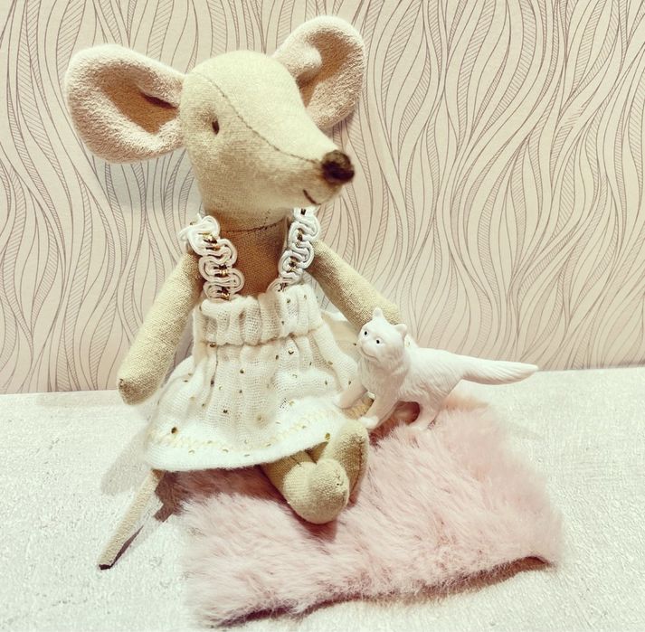 Biały kotek dla myszek maileg lalek barbie na prezent