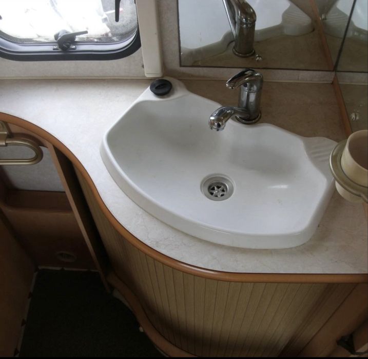 Caravana inglesa , CAMA FIXA, impecavel 2007