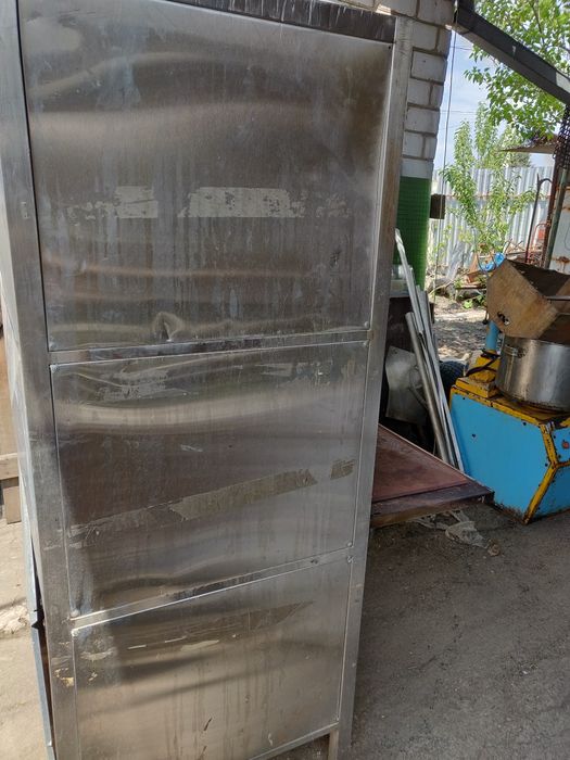 Продам жарочный электрический шкаф 3-х секционный 380 Вольт