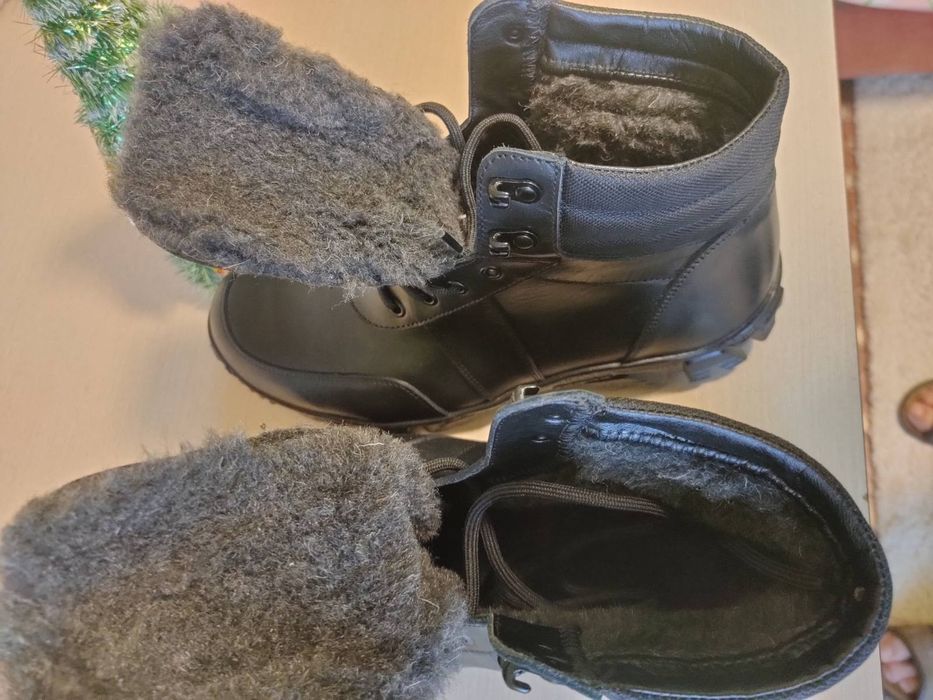 Продам зимові черевики