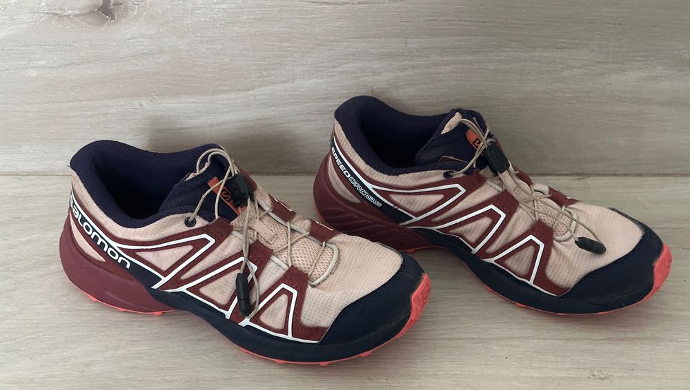 Obuwie damskie  trekingowe Salomon model M0  37