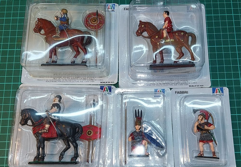 Figuras em metal. Romanos - Novos