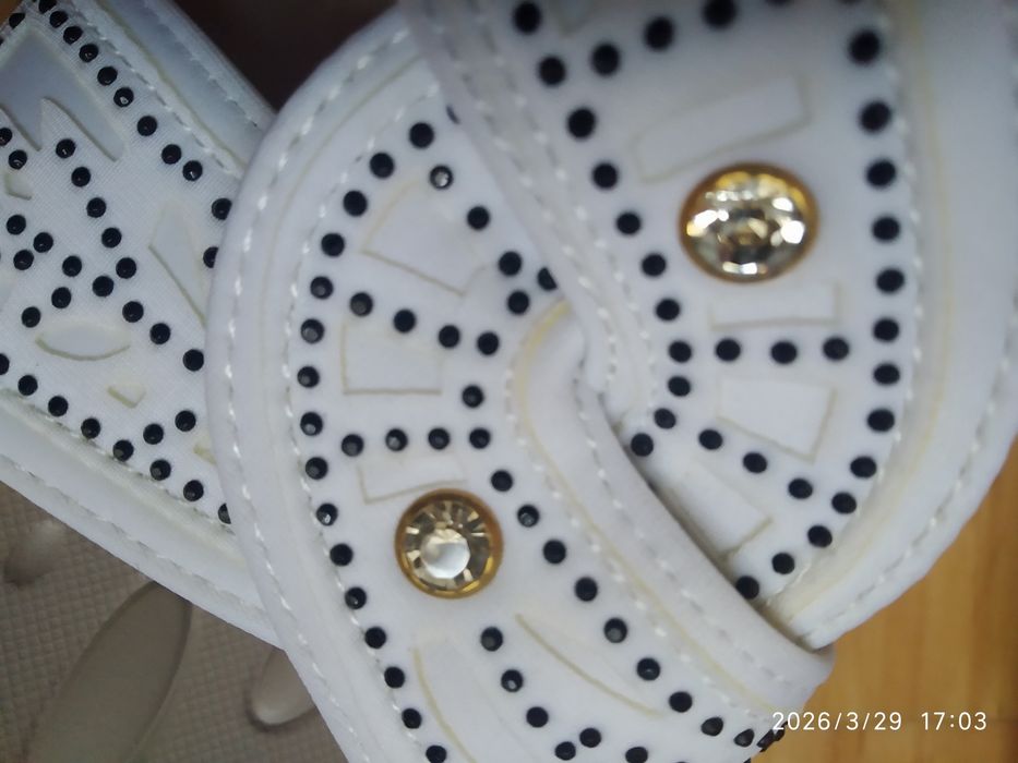 Новые Шлепанцы. 24 см стелька.