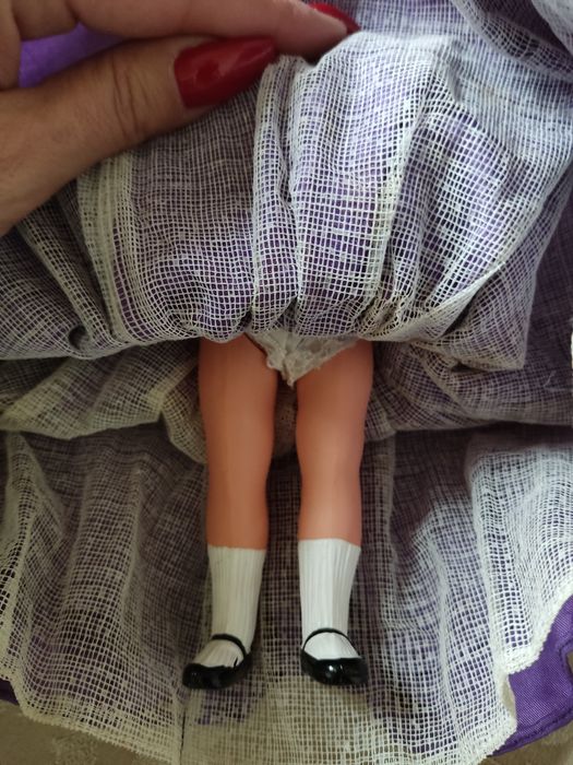 Boneca muito antiga, anos 40/50 avental pintado à mão