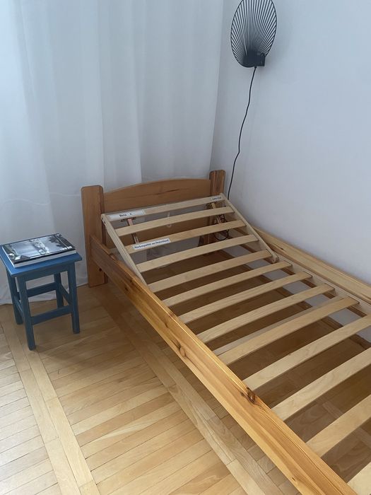 Solidne łóżko   90x200 cm lite drewno