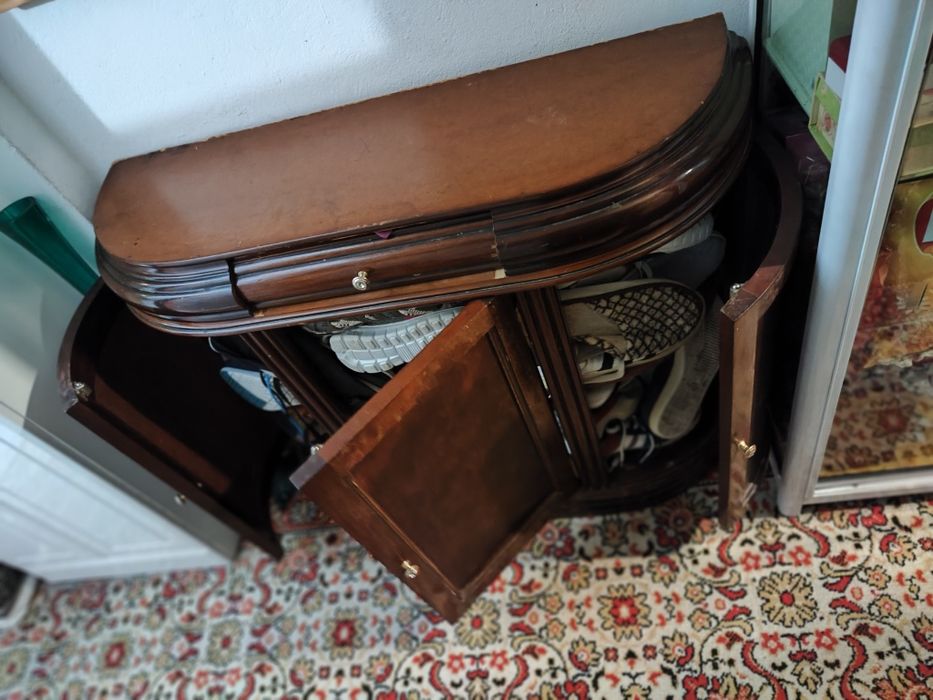 Sapateira em madeira