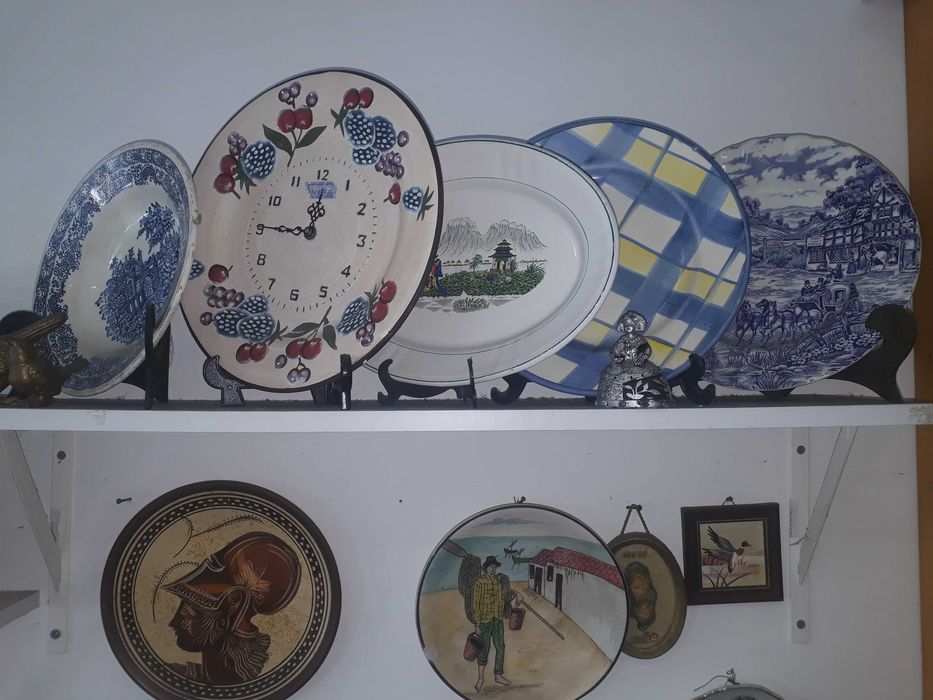 Vendo recheio de loja de antiguidades e usados...