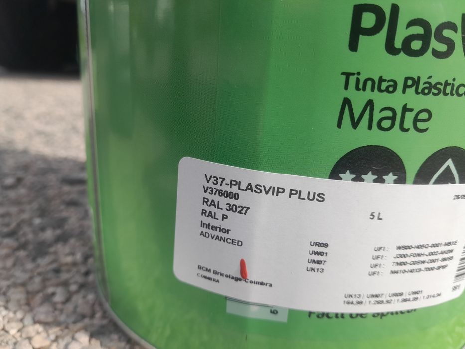 Lata de tinta cor de rosa