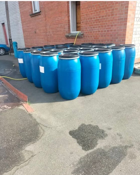 Продам бочки пластикові під хомут  на 160 літрів під клюкву капусту!